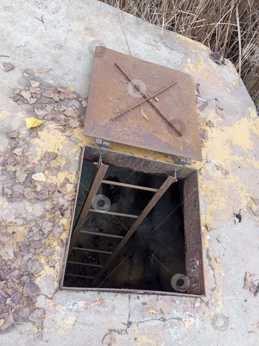 Скачать Лестничный спуск в нижнее отделение причала фотосток Ozero