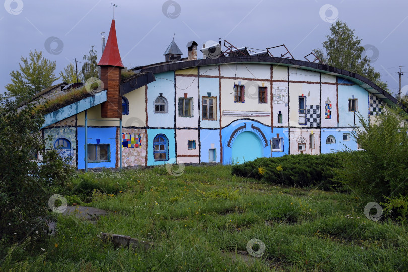 Скачать Гостевой дом в уникальном стиле. Досуг и отдых для гостей. фотосток Ozero