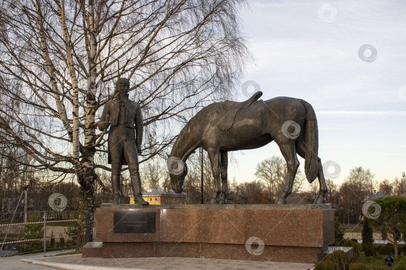 Скачать Памятник поэту К.Н. Батюшкову в Вологде. фотосток Ozero
