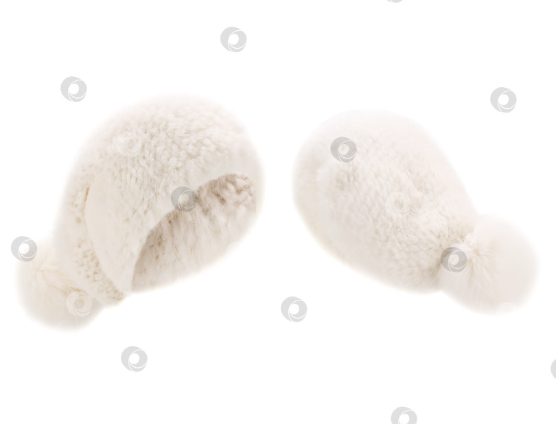 Скачать Белая меховая шапка с декоративным помпоном на изолированном белом фоне вид спереди и сзади фотосток Ozero