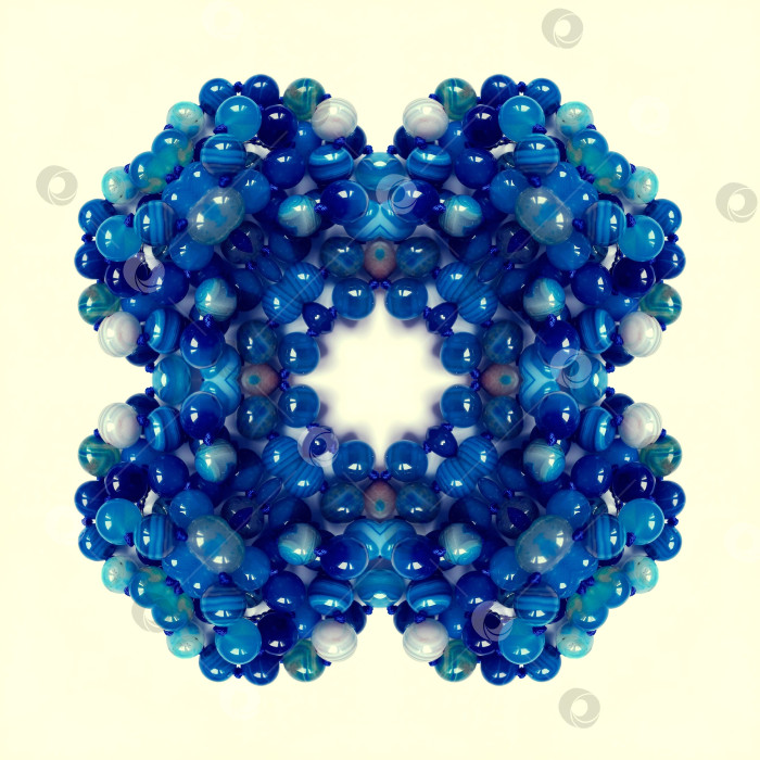 Скачать Узор из круглых бусин агата синих и голубых тонов фотосток Ozero