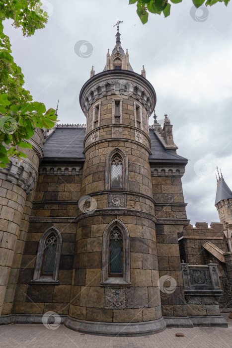 Скачать Башня западного крыла замка Гарибальди. фотосток Ozero