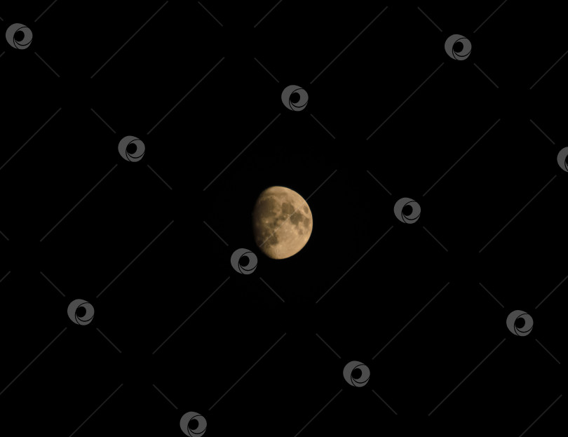 Скачать Растущая луна на ночном небе фотосток Ozero