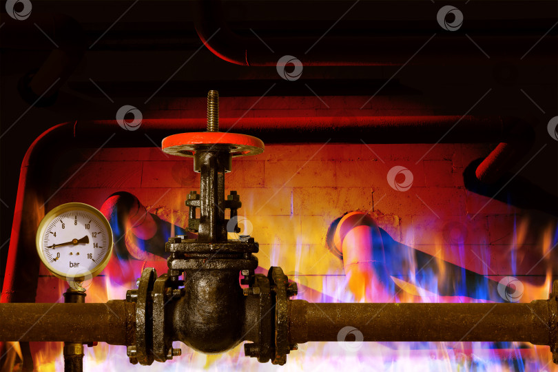 Скачать Кран на старых газовых или водопроводных трубах. Отопление в помещении.  фотосток Ozero