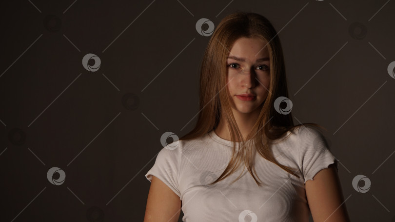 Скачать девушка фотосток Ozero