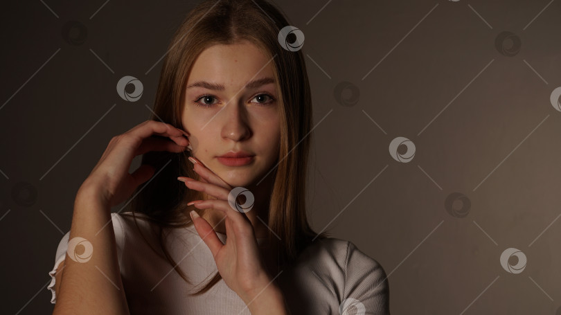 Скачать девушка фотосток Ozero