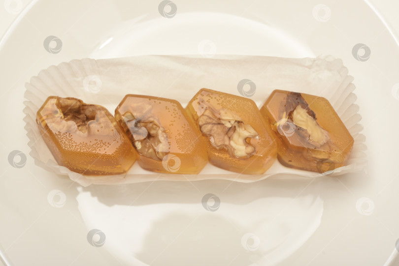 Скачать Апельсиновый джем с орехами. Сладкая закуска. фотосток Ozero