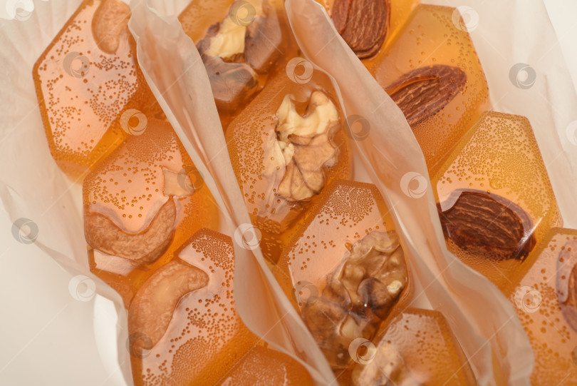 Скачать Апельсиновый джем с орехами. Сладкая закуска. фотосток Ozero