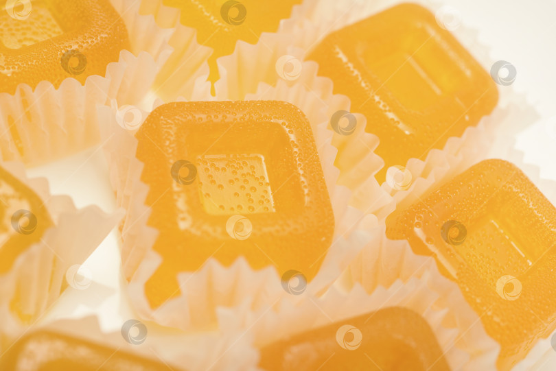 Скачать Апельсиновый мармелад. Сладкая закуска. Мармелад с разными вкусами и цветами. фотосток Ozero