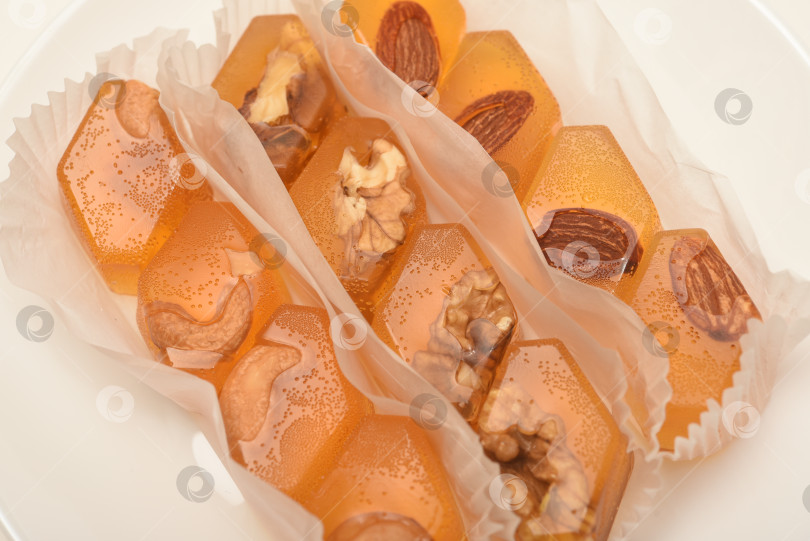 Скачать Апельсиновый джем с орехами. Сладкая закуска. фотосток Ozero