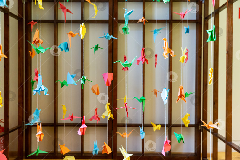 Скачать Подвески из оригами в виде птиц фотосток Ozero