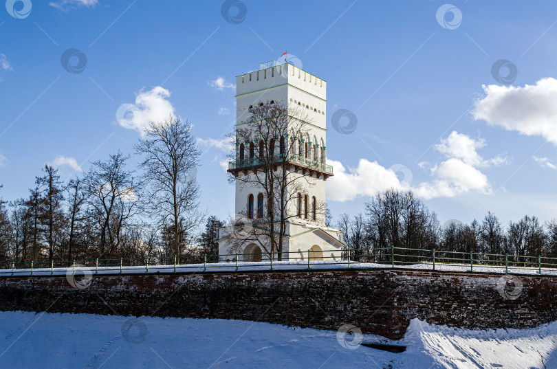 Скачать Высокая белая башня фотосток Ozero