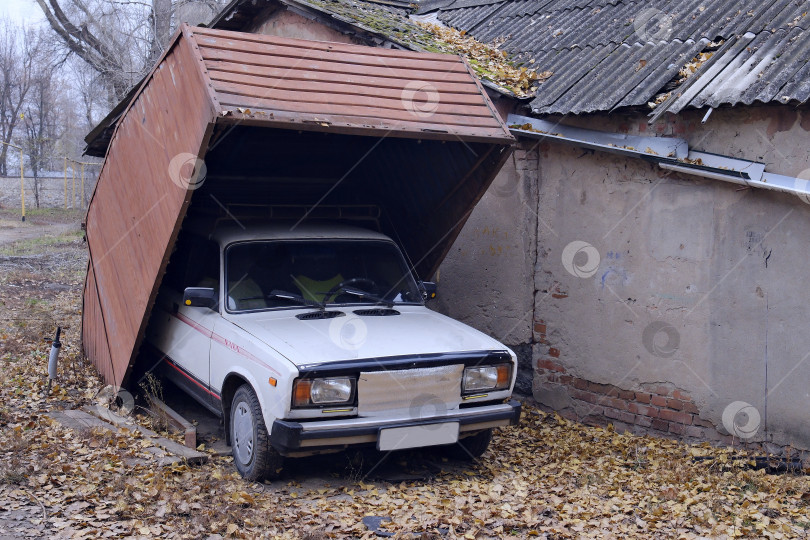 Скачать Мобильный гараж для авто из 90 х. Авторакушка фотосток Ozero