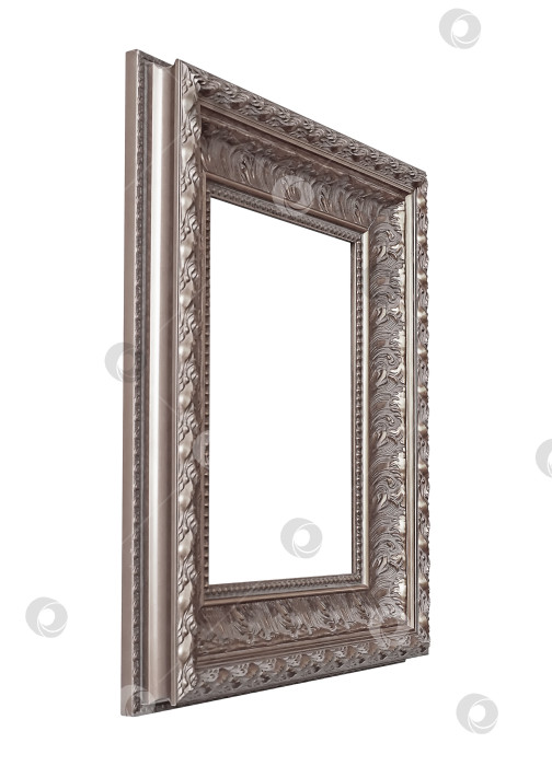 Скачать Серебряная рамка для картин, зеркал или фотографий в ракурсе, выделенная на белом фоне фотосток Ozero