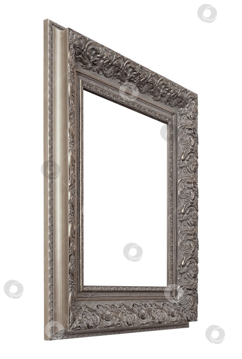 Скачать Серебряная рамка для картин, зеркал или фотографий в ракурсе, выделенная на белом фоне фотосток Ozero