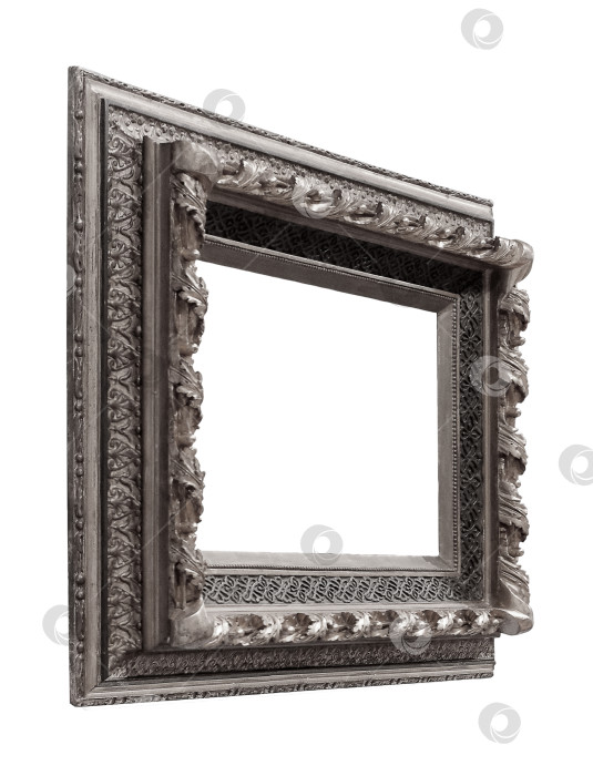 Скачать Серебряная рамка для картин, зеркал или фотографий в ракурсе, выделенная на белом фоне. Элемент дизайна с контуром вырезки фотосток Ozero