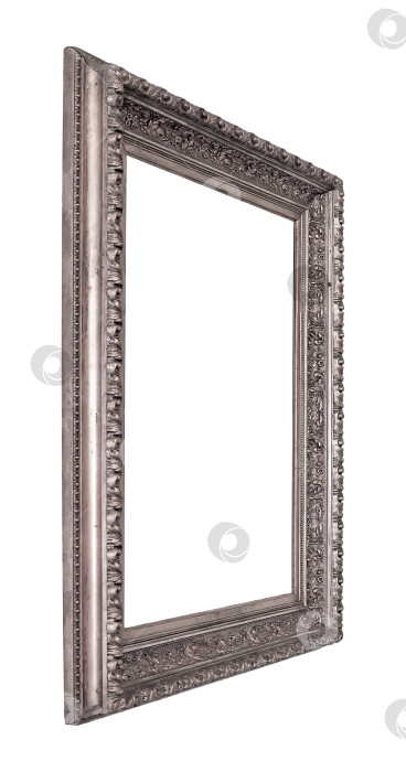Скачать Серебряная рамка для картин, зеркал или фотографий в ракурсе, выделенная на белом фоне. Элемент дизайна с контуром вырезки фотосток Ozero