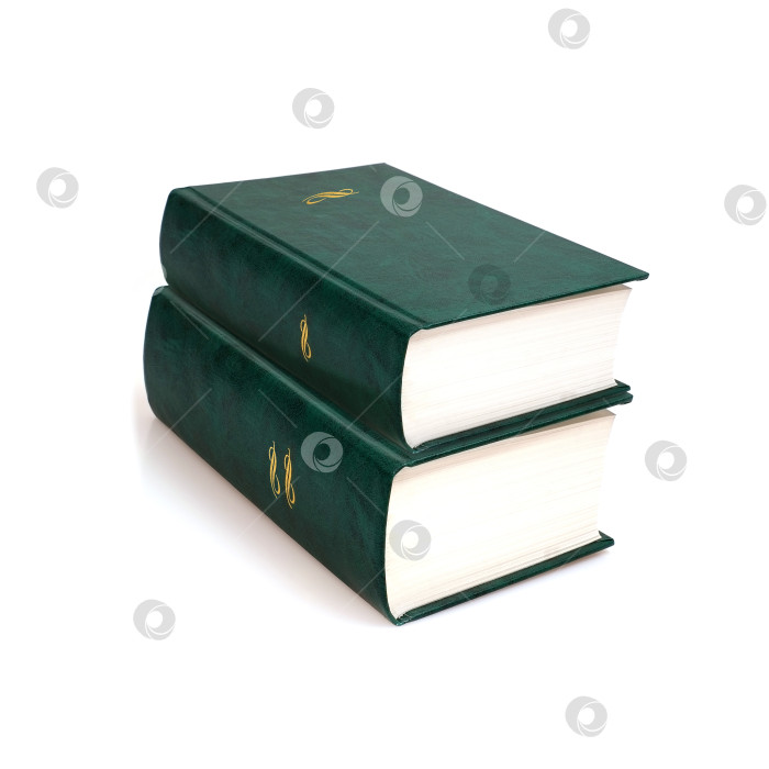 Скачать Стопка книг в цветных обложках с белыми листами, выделяющимися на белом фоне фотосток Ozero