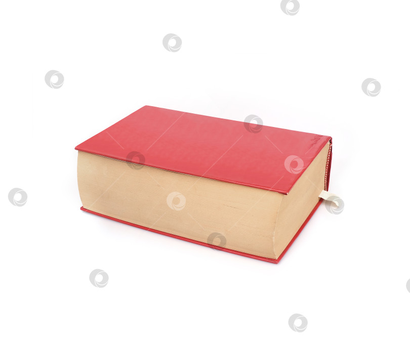 Скачать Книга в красной обложке, выделенная на белом фоне фотосток Ozero