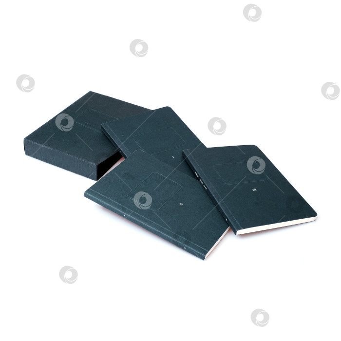 Скачать Стопка книг в цветных обложках с белыми листами, выделяющимися на белом фоне фотосток Ozero