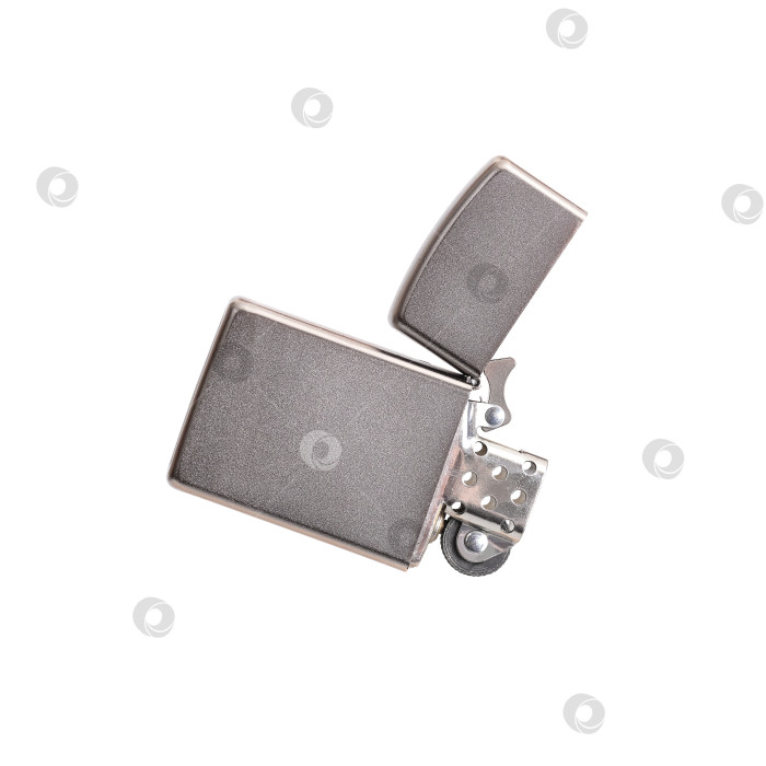 Скачать Газовая зажигалка из серебристого металла, выделенная на белом фоне фотосток Ozero