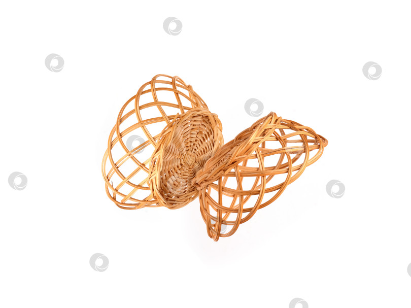 Скачать Плетеные корзины ручной работы, выделенные на белом фоне фотосток Ozero