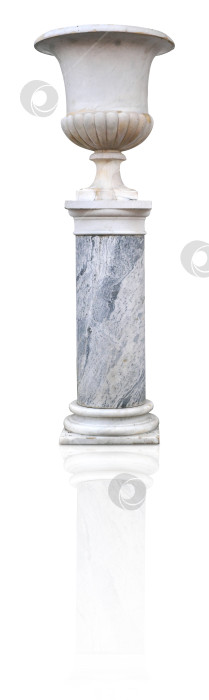 Скачать Старинная декоративная мраморная ваза, выделенная на белом фоне. Элемент дизайна с контуром вырезки фотосток Ozero