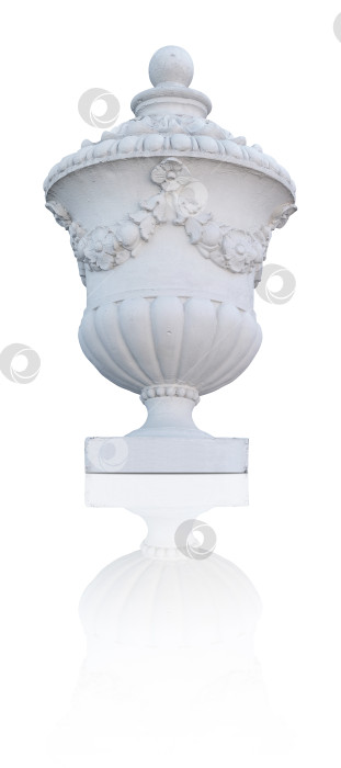 Скачать Старинная декоративная мраморная ваза, выделенная на белом фоне. Элемент дизайна с контуром вырезки фотосток Ozero