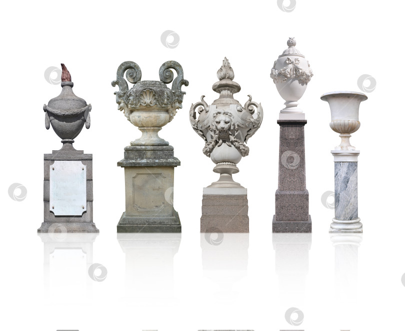 Скачать Ваза на гранитной подставке, выделяющаяся на белом фоне. Элемент дизайна с контуром вырезки фотосток Ozero