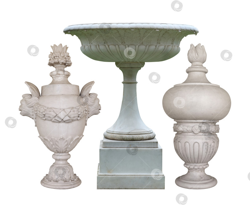 Скачать Набор классических садовых ваз из белого мрамора, выделяющихся на белом фоне. Элемент дизайна с вырезанной дорожкой фотосток Ozero