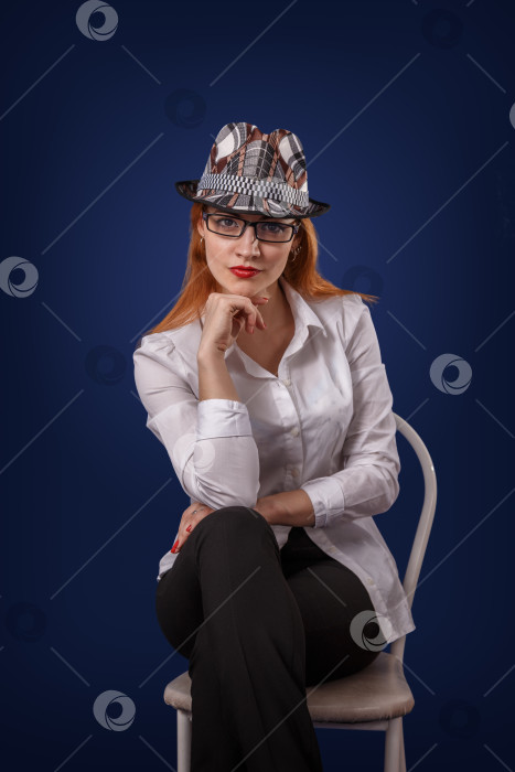 Скачать женщина в шляпе фотосток Ozero