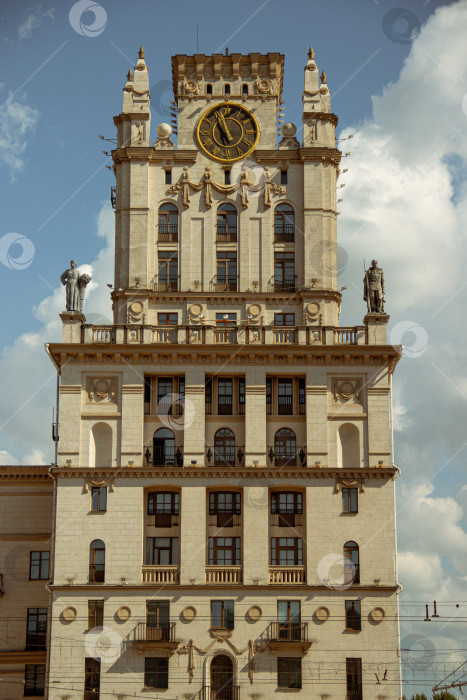Скачать Сталинский ампир на площади Победы в Минске. Беларусь, Минск август 2025 фотосток Ozero