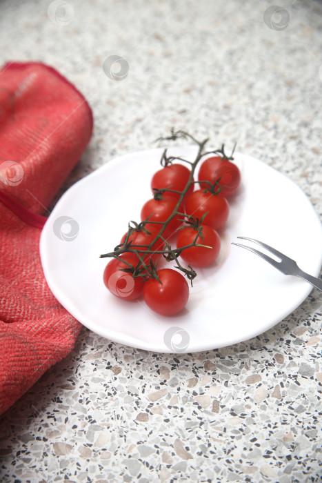 Скачать Помидоры черри красные фотосток Ozero