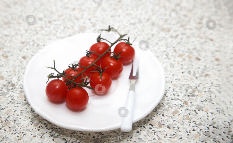 Скачать Помидоры черри красные фотосток Ozero
