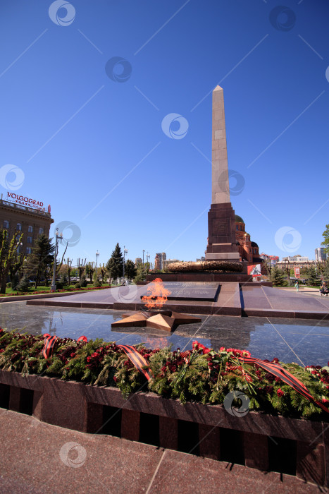 Скачать Памятник -обелиск Защитникам Сталинграда и Красного Царицына. Площадь павших борцов. Волгоград. фотосток Ozero