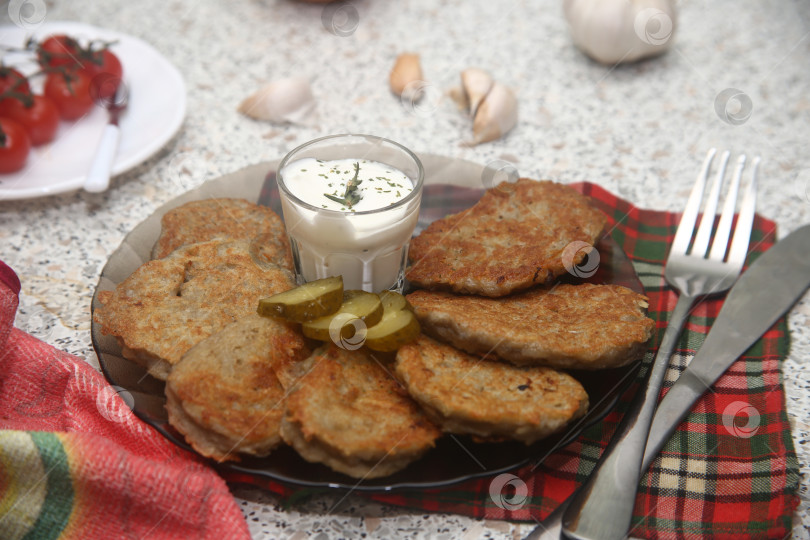 Скачать Жареные вкусные картофельные драники фотосток Ozero