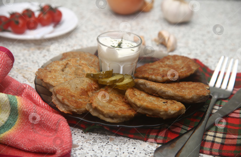 Скачать Жареные вкусные картофельные драники фотосток Ozero