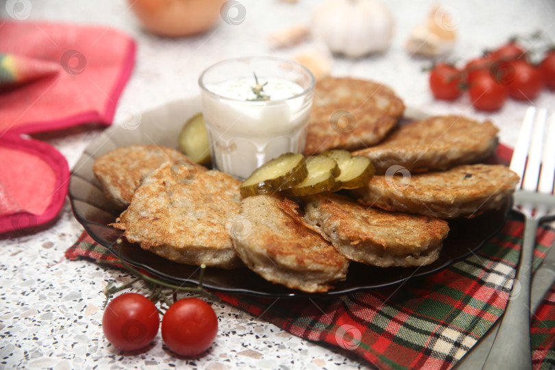 Скачать Жареные вкусные картофельные драники фотосток Ozero