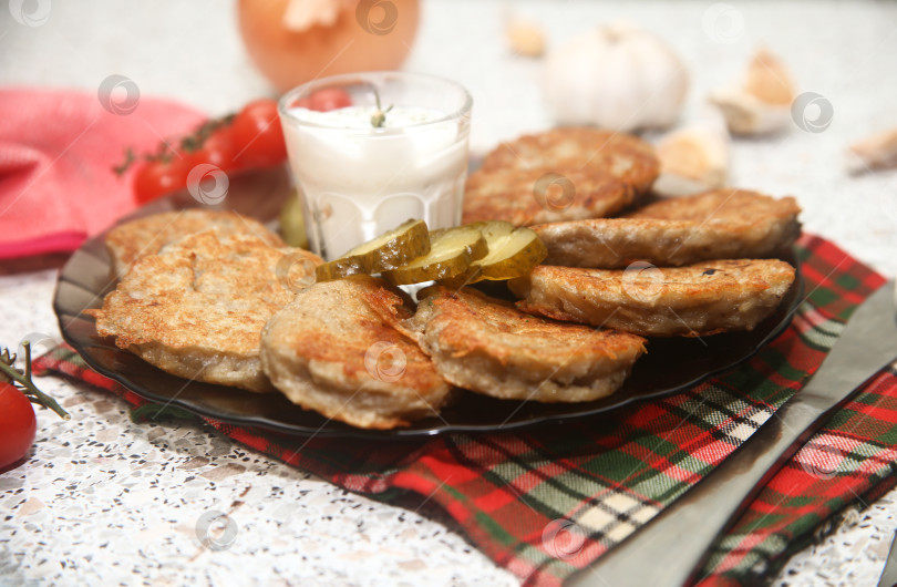 Скачать Жареные вкусные картофельные драники фотосток Ozero