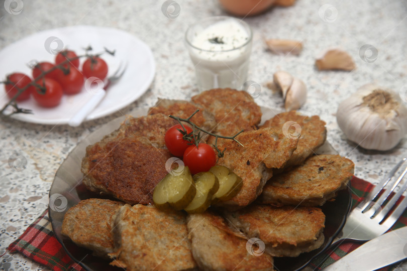 Скачать Жареные вкусные картофельные драники фотосток Ozero