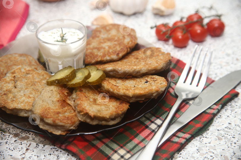 Скачать Жареные вкусные картофельные драники фотосток Ozero