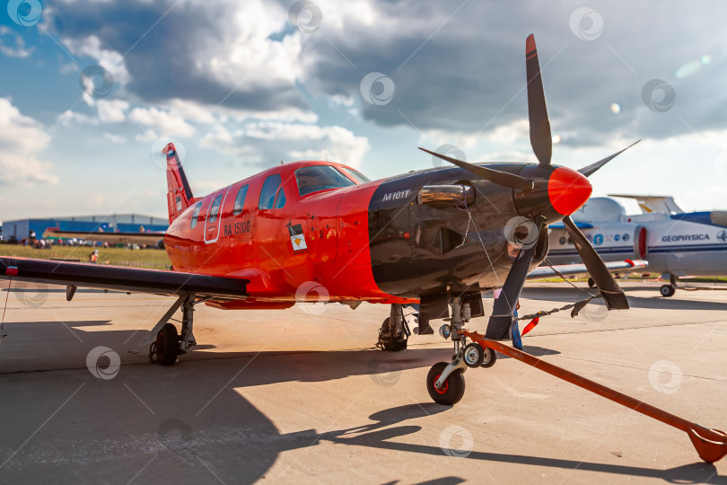 Скачать Жуковский, Россия - 08.2011: [Самолет М-101т - Гжель на выставке МАКС 2011] фотосток Ozero