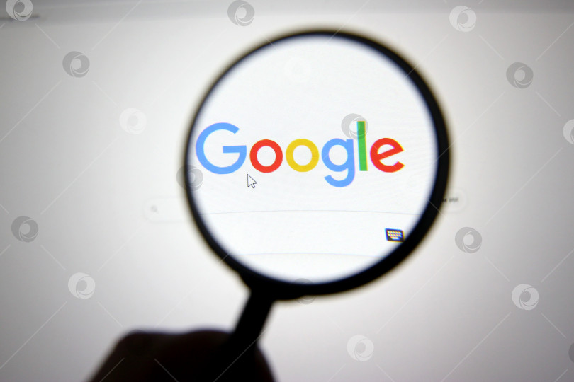 Скачать Воспользуйтесь поисковой системой Google на экране фотосток Ozero