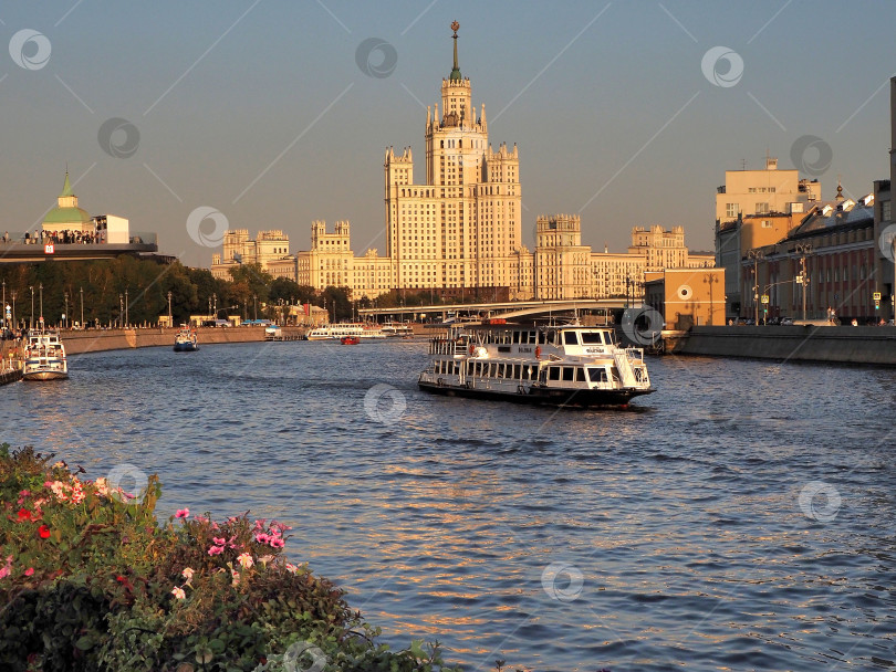 Скачать Речной транвайчик фотосток Ozero