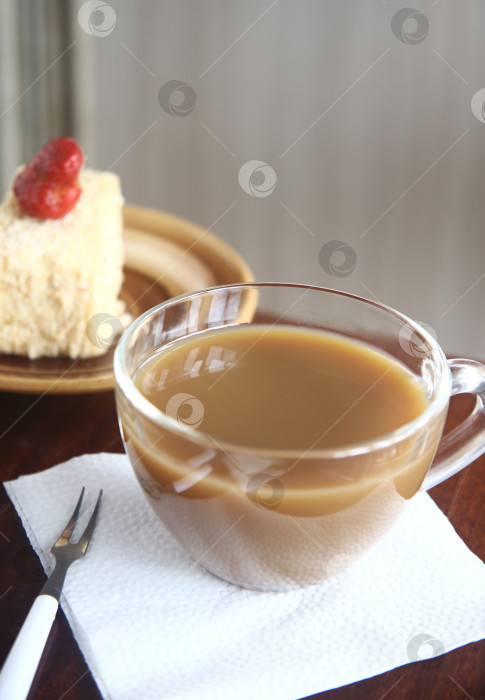 Скачать фарфоровая чашка кофе с молоком фотосток Ozero