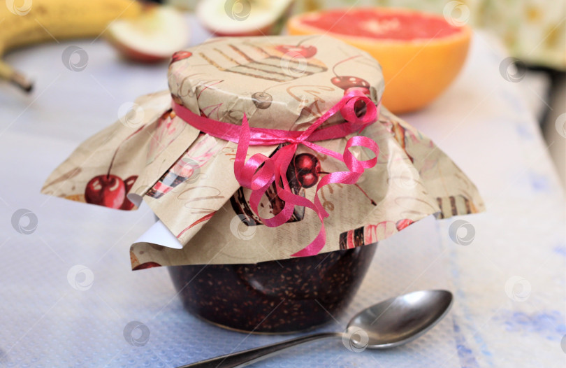 Скачать Банка варенья малинового фотосток Ozero