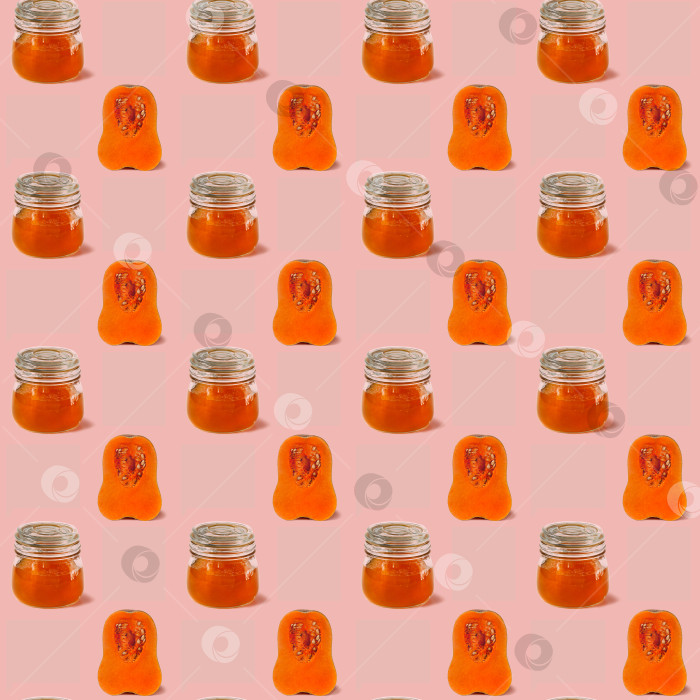 Скачать Непрерывный узор из тыквы и банки из-под тыквенно-апельсинового мармелада на розовом фоне фотосток Ozero