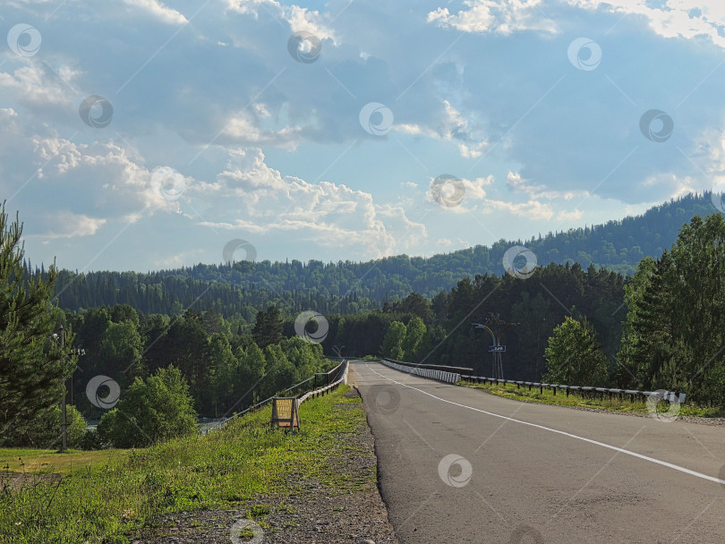 Скачать Дорога в горной местности фотосток Ozero
