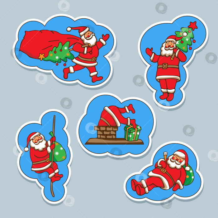 Скачать Набор красочных наклеек с изображением Деда Мороза, несущего подарки, и рождественской елки, нарисованной от руки в мультяшном стиле. фотосток Ozero
