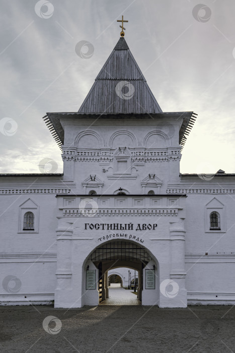 Скачать Тобольск, Тобольский кремль, гостиный двор осенним утром фотосток Ozero